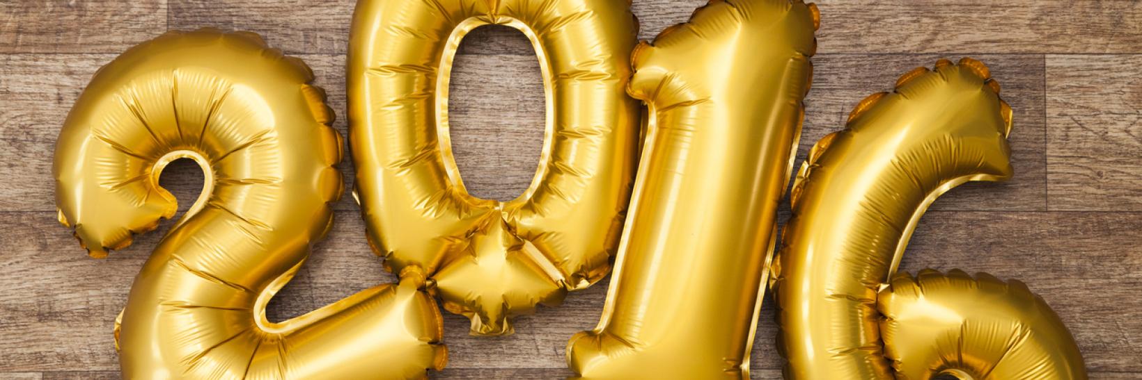 Balloons that spell out 2016.