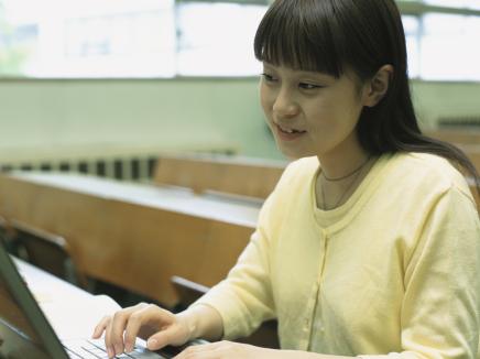 Student Searching for an SEVP-certified school