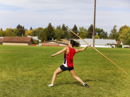 girl throwing a javalin