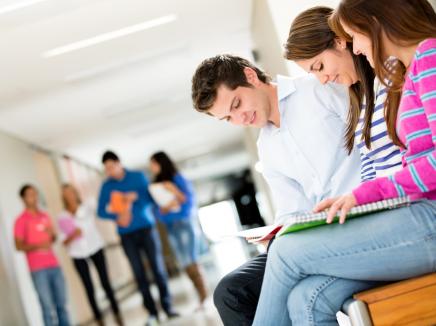 Learn the rules for border commuter students.